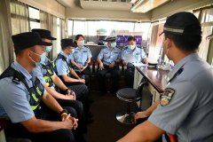 驻马店市公安局组织教官到西平县为一线民警开展送教活动